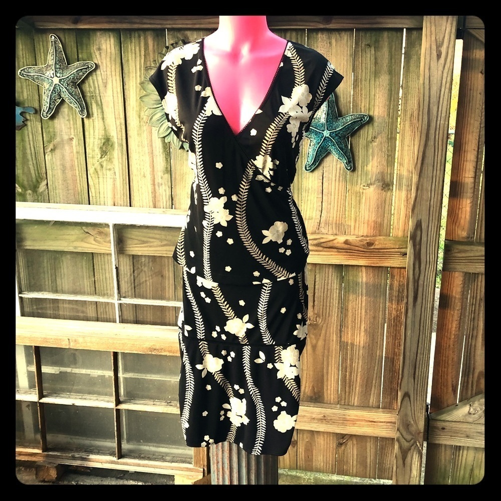 Vintage BCBGMaxazria Essentials 2 Piece Dark Floral Skirt & Top Set Size M